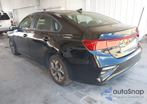 2021 Kia Forte Lxs z USA, uszkodzony, nr VIN 3KPF24AD4ME332534